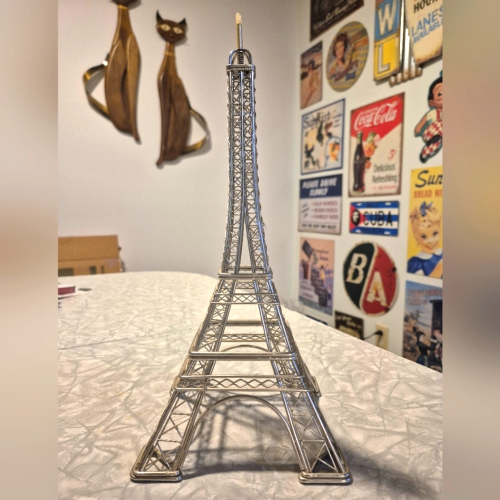 Metal Eiffel Tower  Ooo La La